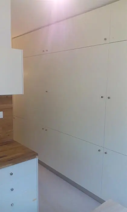 Bytový nábytok – Rolldoor – ukážka 2